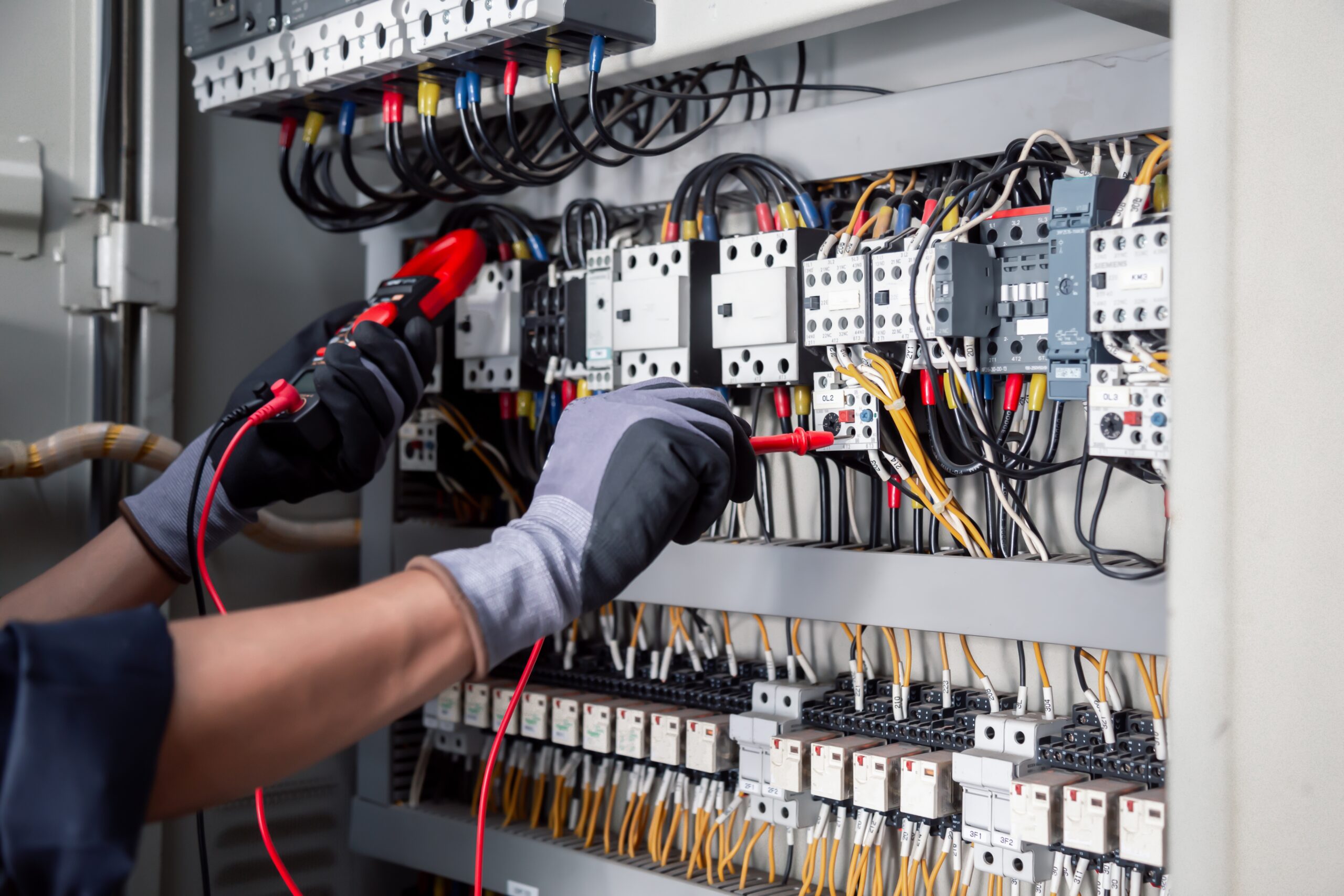 Electricity,And,Electrical,Maintenance,Service,electrical,Tests,Industrial,Electrical,Circuits,With